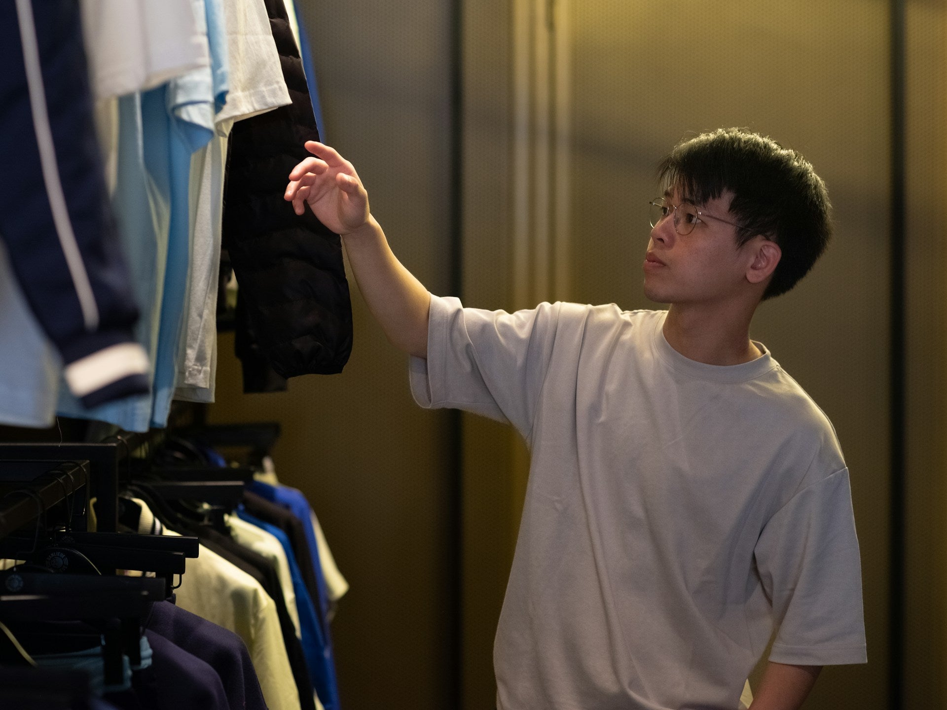 Effective Ways To Organize Your Male Walk-In Closet