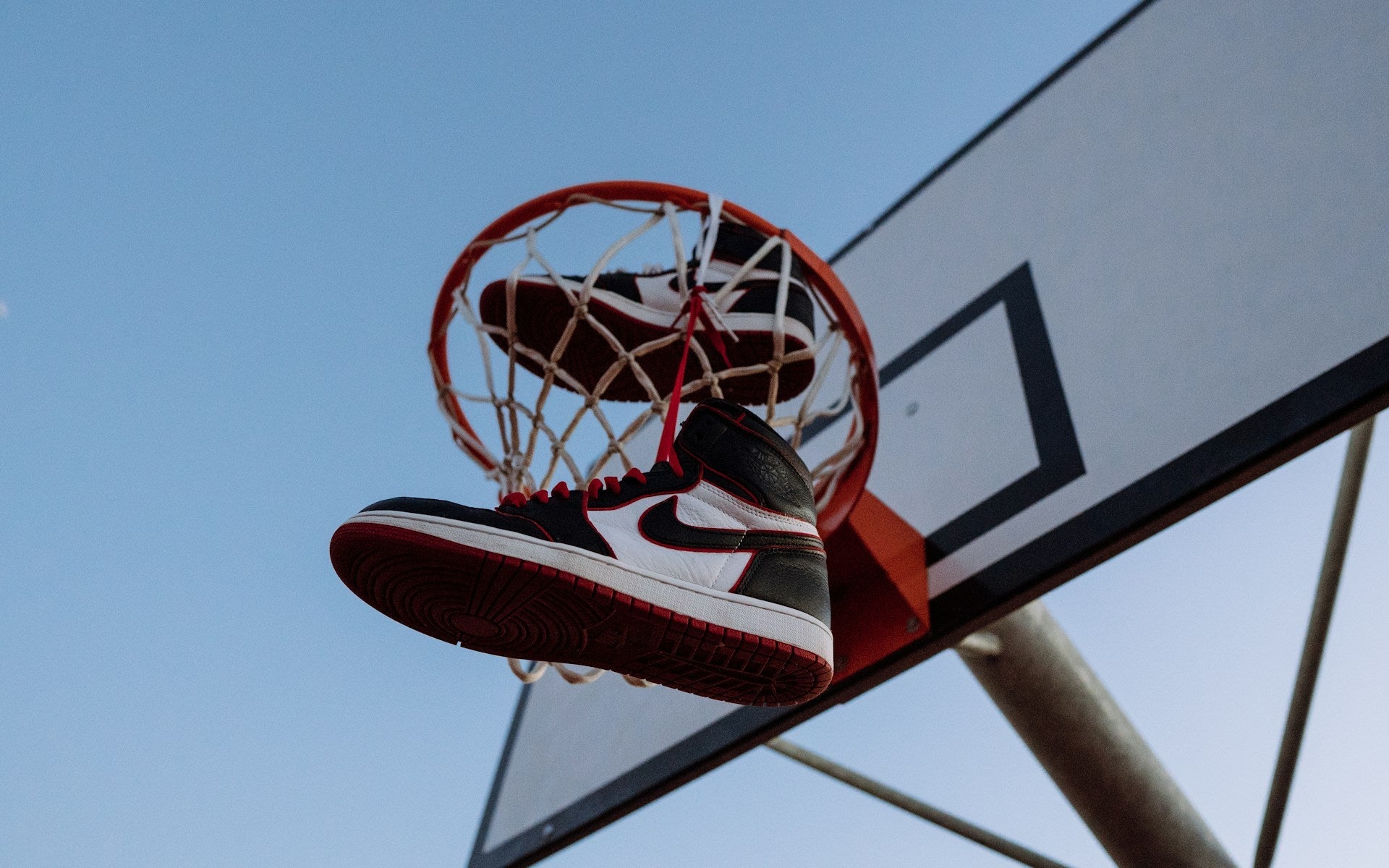 Nike Store in Orlando or Online: Where Should You Buy